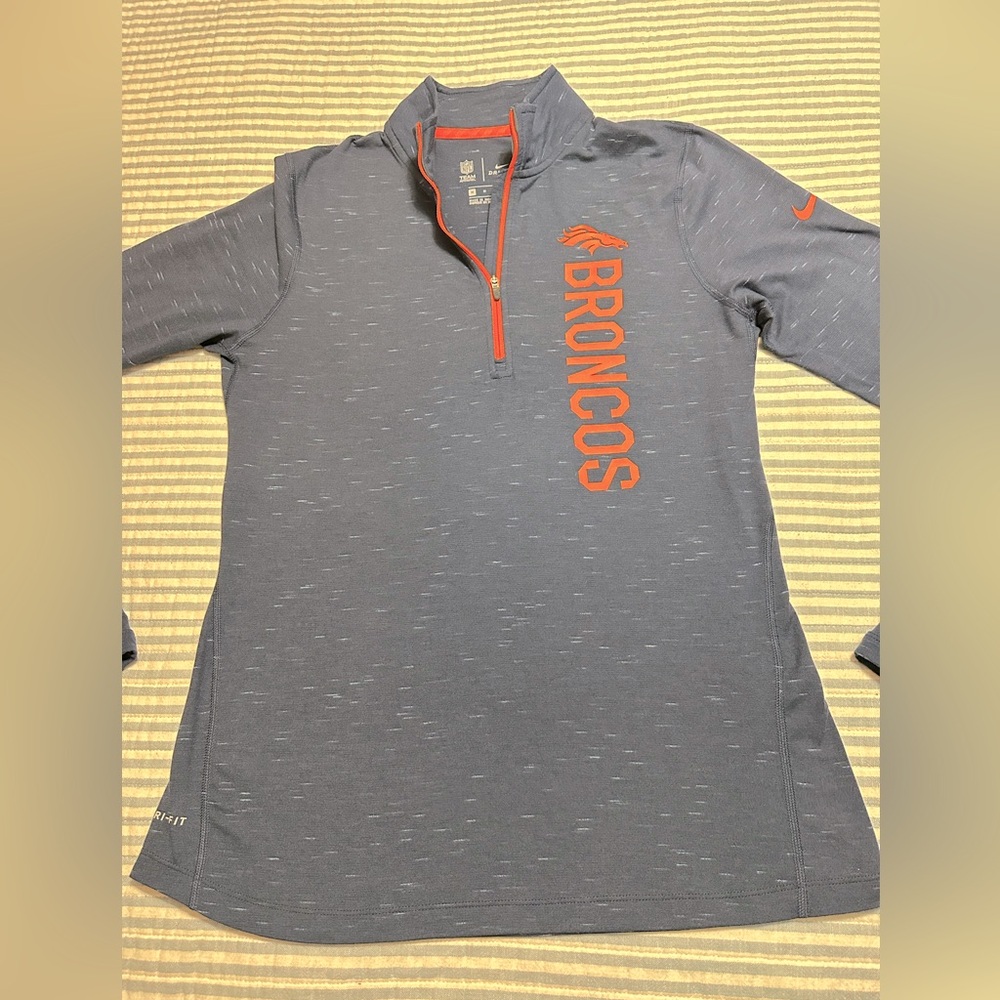Nike NFL Denver Broncos Womens Medium Navy Blue Dri-FIT 1/4 Zip Pullover 843264